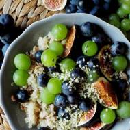 Śniadaniowa quinoa z winogronami i figami