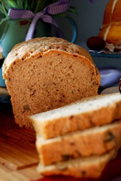 Wieloziarnisty chleb żytni na drożdżach