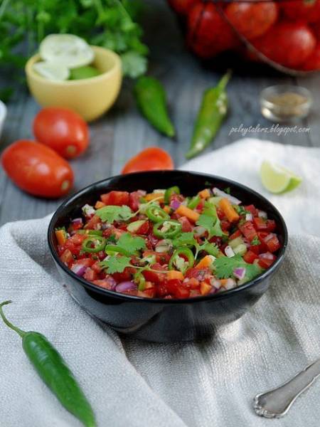 Indyjska sałatka pomidorowa (Pomidorowy Kachumber)