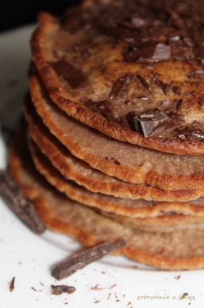 czekoladowe pancakes na śniadanie