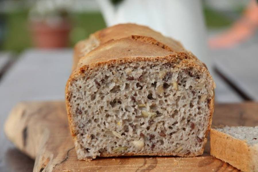 Przepis na Bezglutenowy chleb z ziarnami Kuchnia bezglutenowa