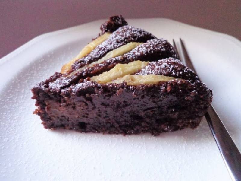 Migdałowo-czekoladowe ciasto z gruszkami bez mąki (Torta con mandorle, cioccolato e pere senza farina)
