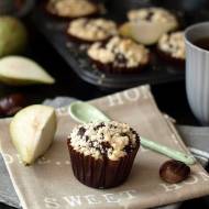 Muffiny czekoladowe z gruszkami i kruszonką