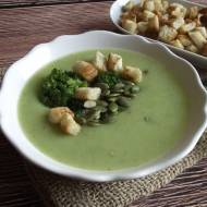 Zupa krem z brokułów z pestkami dyni i grzankami