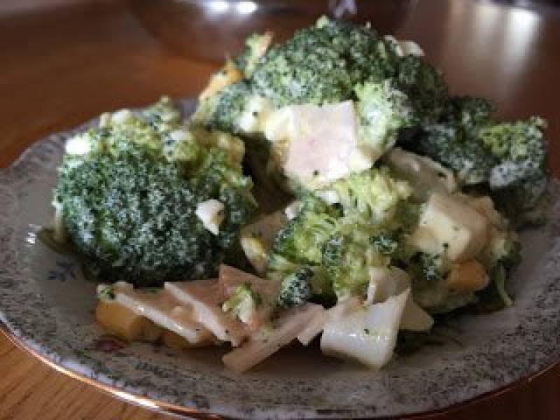 Sałatka z brokułami