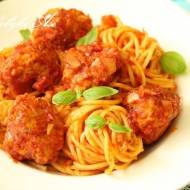 Spaghetti z pulpecikami drobiowymi