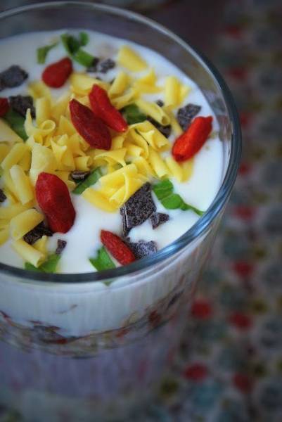 Płatki jaglane w jogurtach na śniadanie