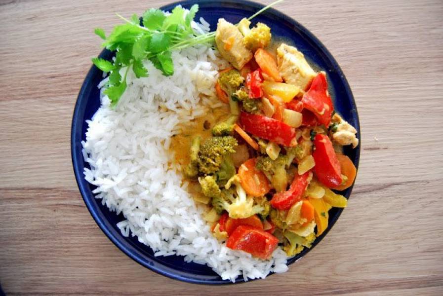 Tajskie, czerwone curry z kurczakiem