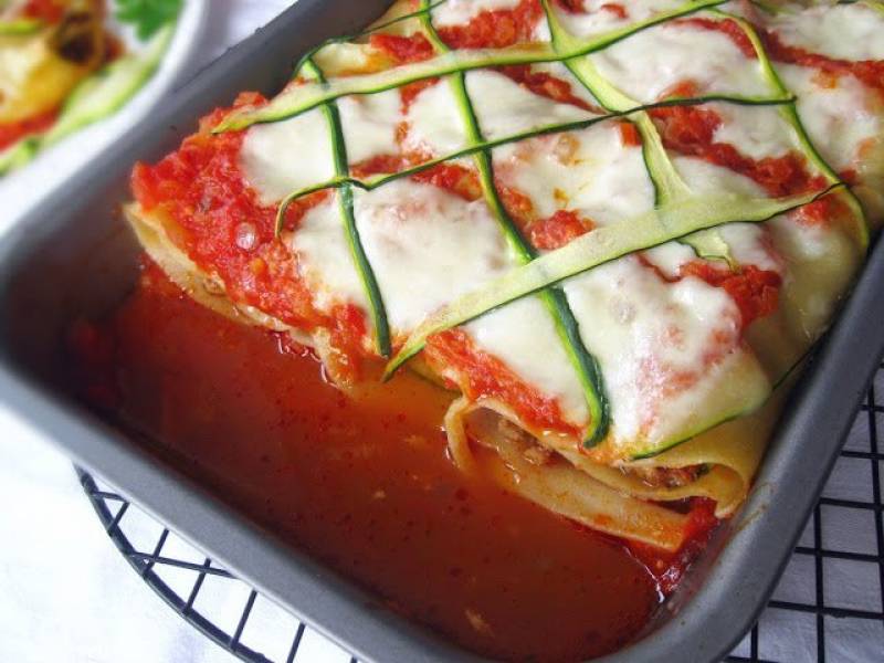 Roladki a’la lasagne z sosem pomidorowym