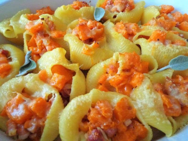 Makaron nadziewany dynią i pancettą (Conchiglioni ripieni di zucca e pancetta)