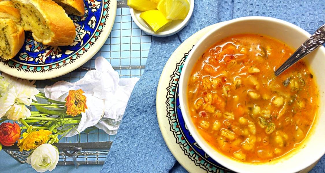 Tradycyjna irańska zupa z pęczakiem