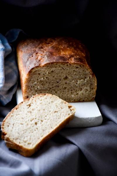 Chleb żytni na zakwasie z płatkami jaglanymi i o czytaniu