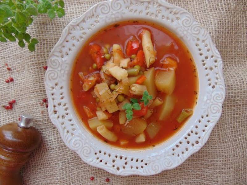 Włoska zupa Minestrone.