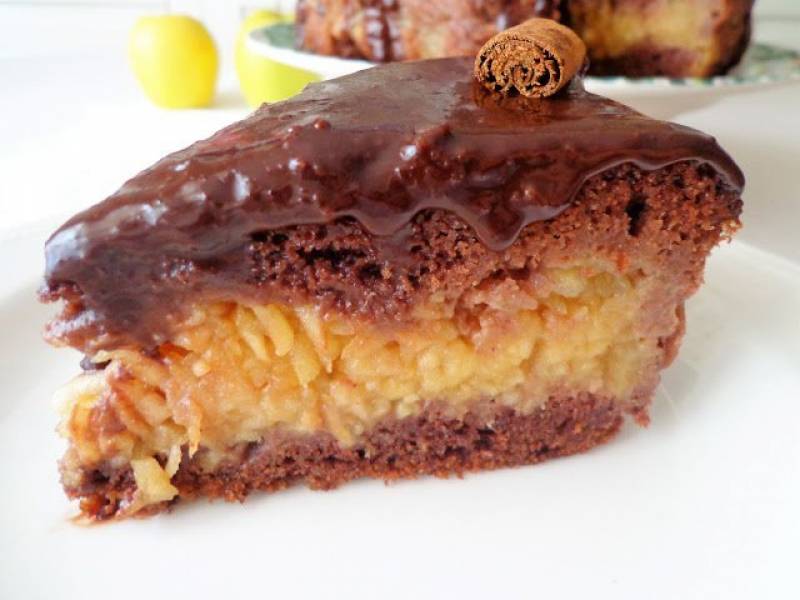 Tort czekoladowo-jabłkowy (Torta di cioccolato e mele)