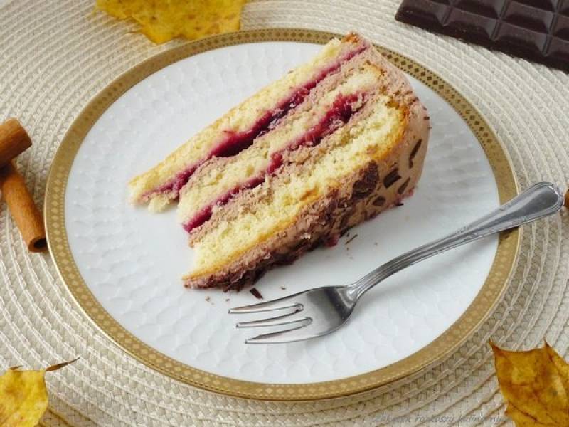 Tort migdałowy z konfiturą wiśniową i nutellą na 2 urodziny bloga.
