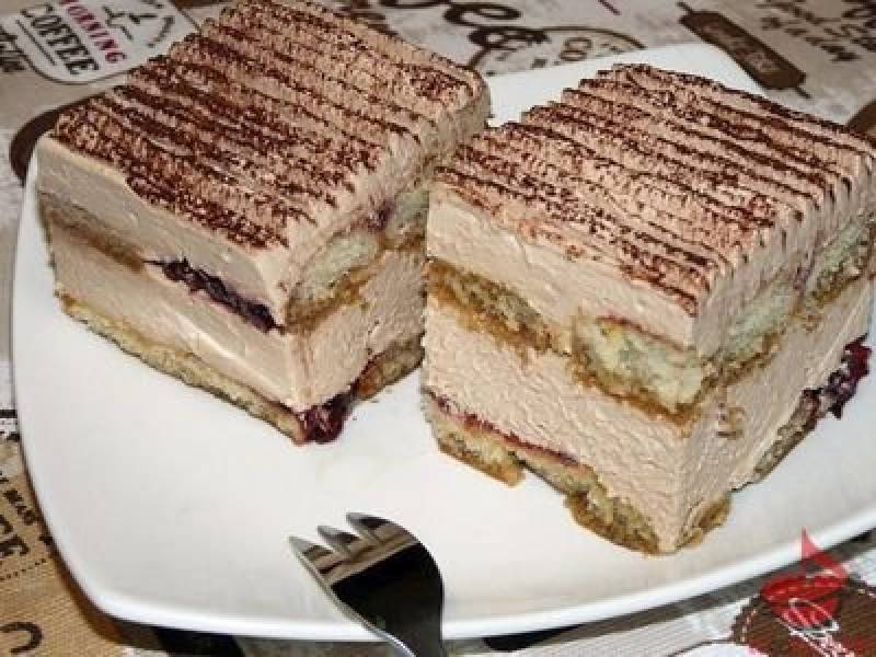 Tiramisu ze śliwkami