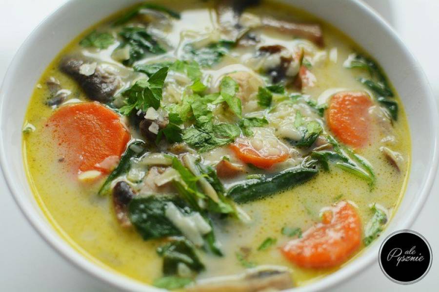 Kremowa zupa z kurczakiem i warzywami