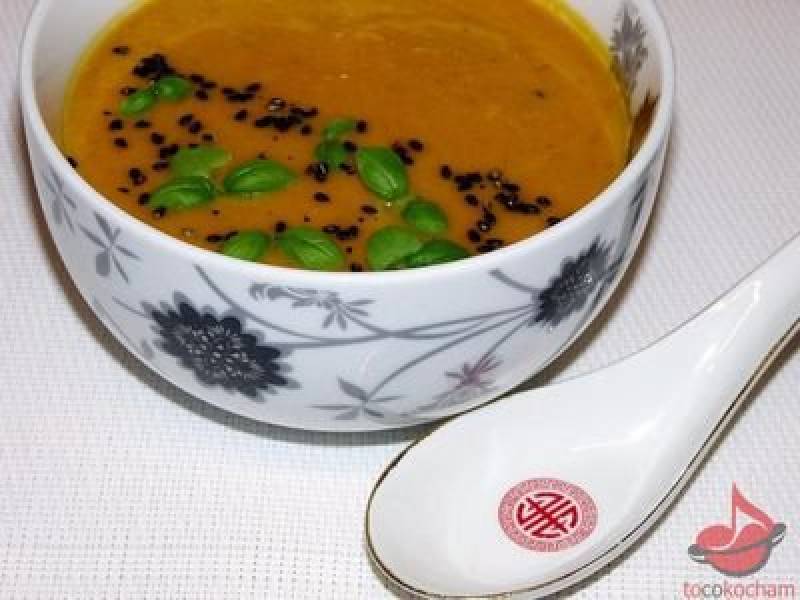 Zupa dyniowa z pastą curry