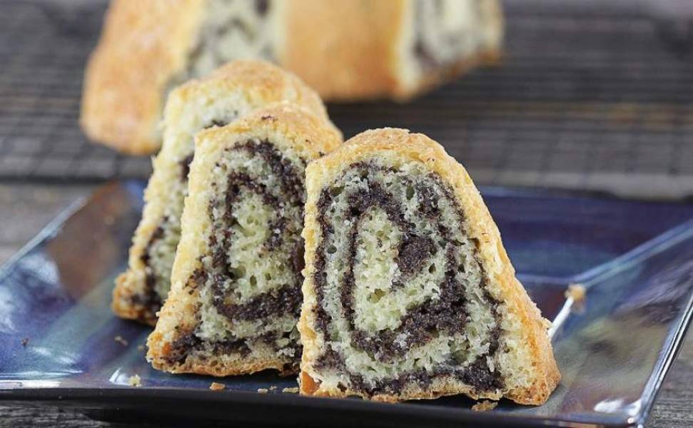 Drożdżowa babka makowa