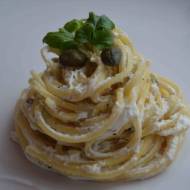Spaghetti z ricottą i kaparami