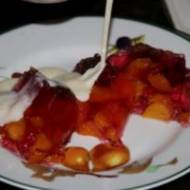 Galaretka z owocami i sosem „custard” czyli waniliowym