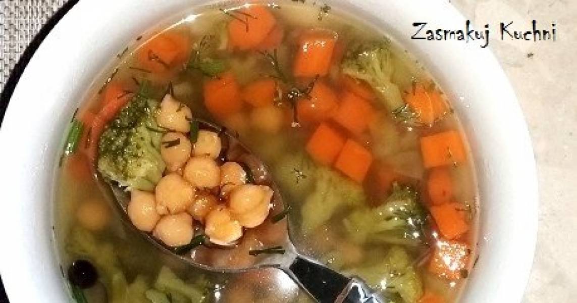 Zupa warzywna z cieciorką