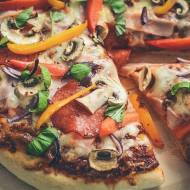 Domowa pizza – przepis na najlepszą pizze
