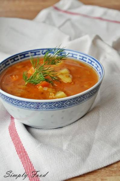 Zupa z czerwonej soczewicy i warzyw