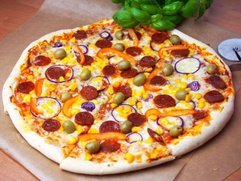 Hiszpańska pizza z chorizo