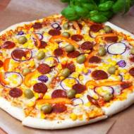 Hiszpańska pizza z chorizo