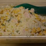 Sałatka z piersią z indyka, kukurydzą i ryżem basmati