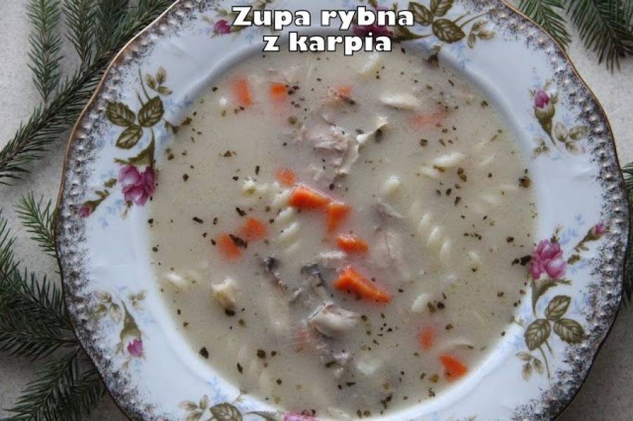 Zupa rybna z (głów) karpia