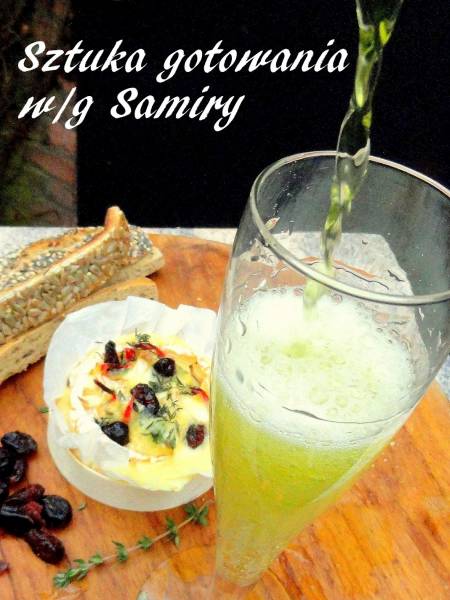 Serowe sylwestrowe Fondue z żórawianą, czosnkiem, tymiankiem i chili - Zapiekany ser Langres