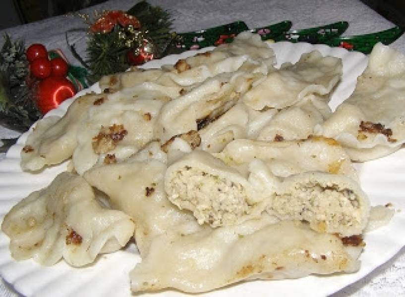 pyszne podsmażane pierogi ziemniaczane z twarogiem i pieczarkami...