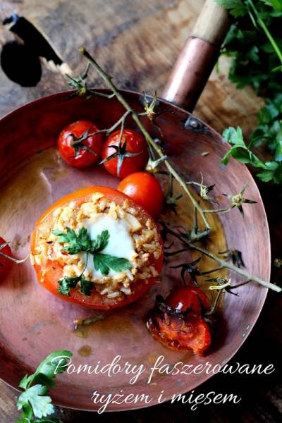 Pomidory faszerowane ryżem i mięsem