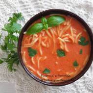 Zupa pomidorowa z rosołu drobiowego