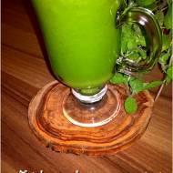 Zielony sok na wzmocnienie i oczyszczenie organizmu
