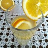 Rozgrzewająca lemoniada z pomarańczą i imbirem