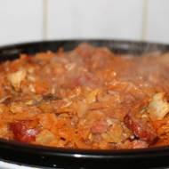 Bigos – tradycyjna dla kuchni polskiej, litewskiej i białoruskiej potrawa z kapusty i mięsa.