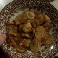 Domowe chipsy ziemniaczane z koperkiem i czosnkiem (z Guacamole)