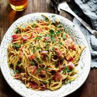 Spaghetti carbonara z dyniowym musem