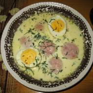 Zupa chrzanowa z białą kiełbasą i jajkiem