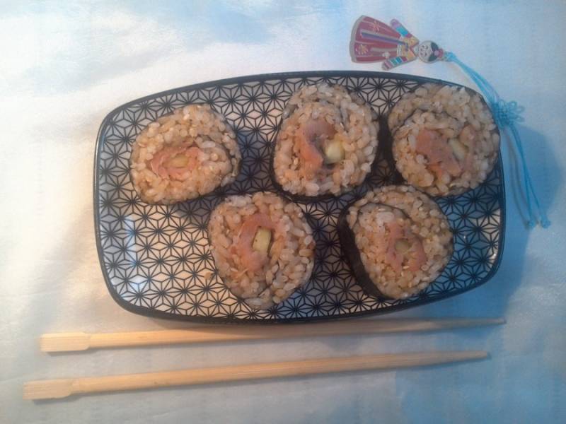 Domowe sushi z nutą sezamu