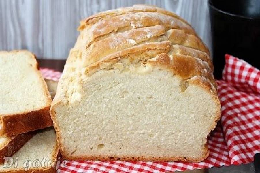 Prosty chleb pszenny na drożdżach (z długą świeżością i chrupiącą skórką)