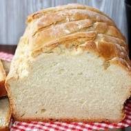 Prosty chleb pszenny na drożdżach (z długą świeżością i chrupiącą skórką)