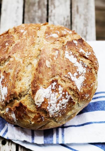 Chleb bez zagniatania pszenny na drożdżach