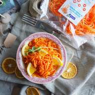Makaron z marchewki w miodzie i pomarańczach / Orange and honey glazed carrot spaghetti