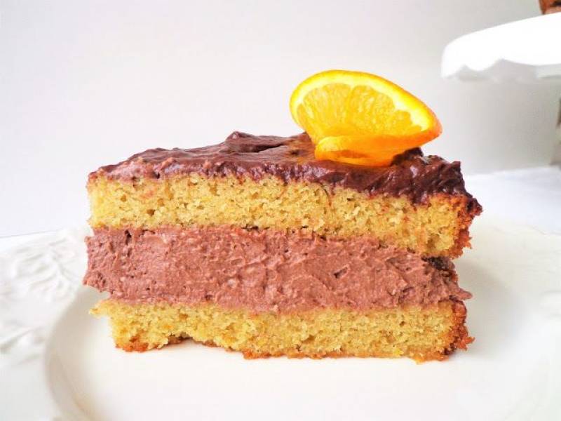 Tort pomarańczowy z kremem z gorzkiej i mlecznej czekolady (Torta all'arancia con crema di cioccolato fondente e crema di ciocco