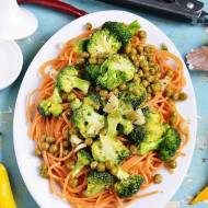 Spaghetti z groszkiem i brokułami