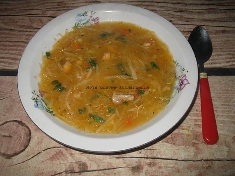 Zupa z kiszonej kapusty i tartych ziemniaków